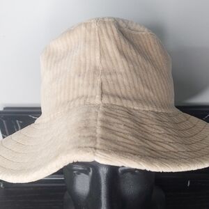 Cute Cream Coloured Bucket Hat BNWT Bucket Hat Size US OS Women's Hat